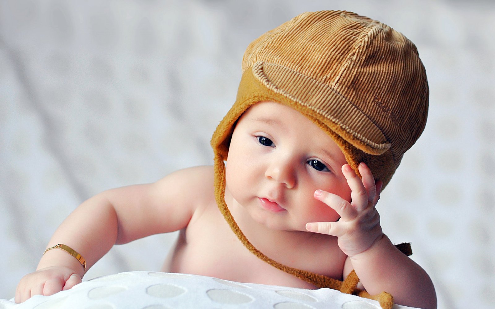 cutest thinking baby hd wallpaper