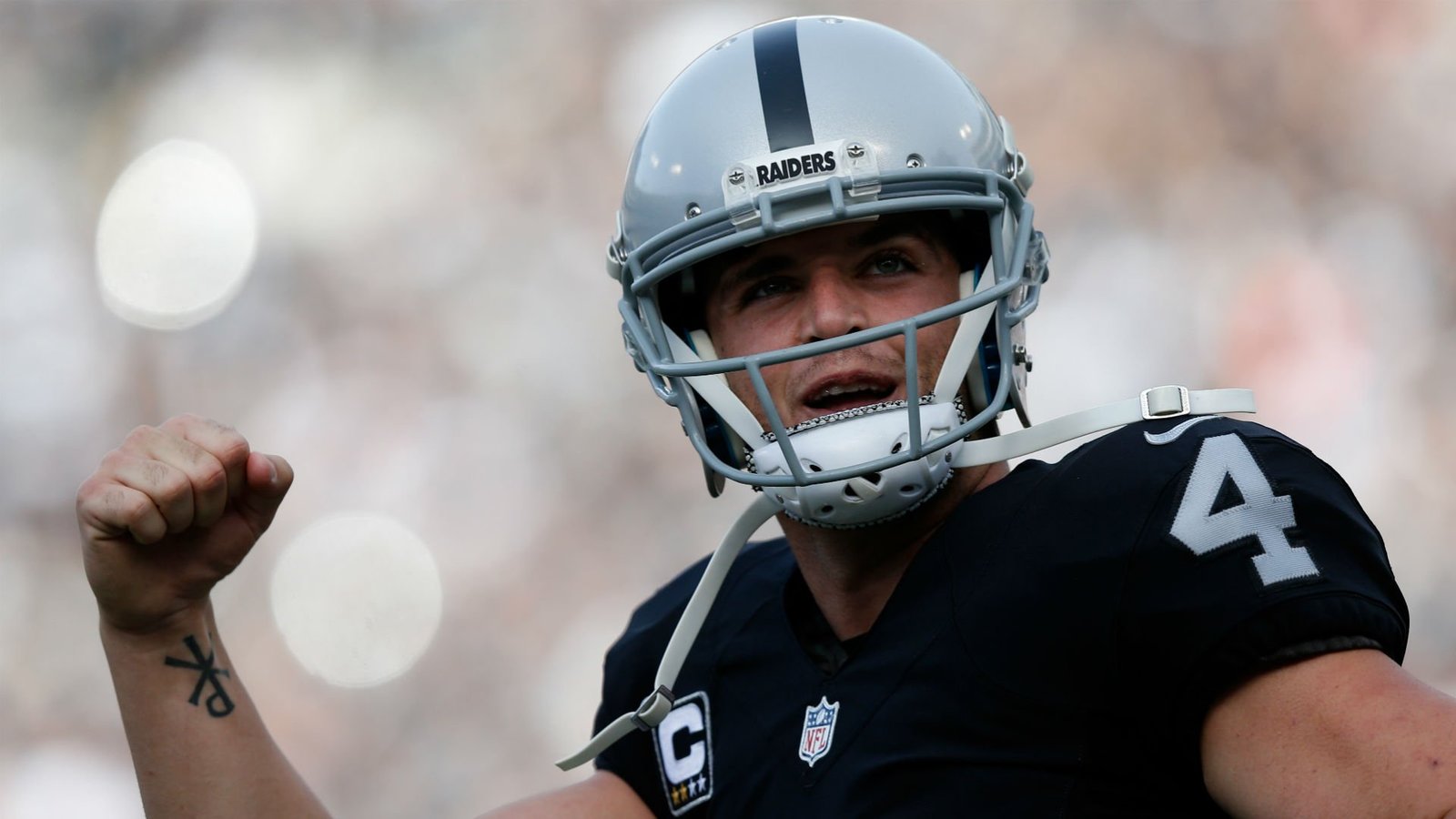 Cool Derek Carr Wallpaper  Bing  Oakland raiders football Raiders  players Raiders football