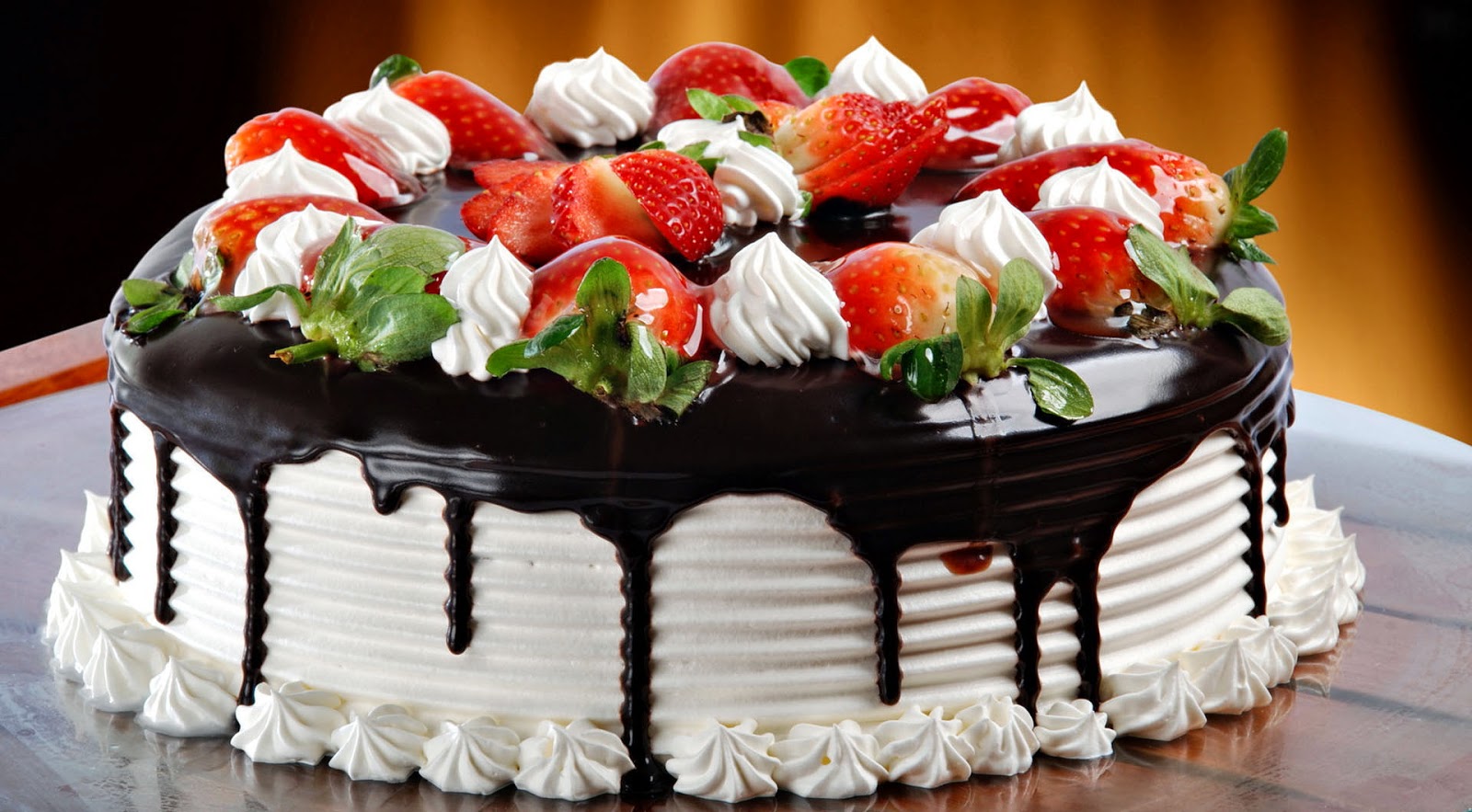 Sweet & Yummy Birthday Cake Images & HD Wallpapers