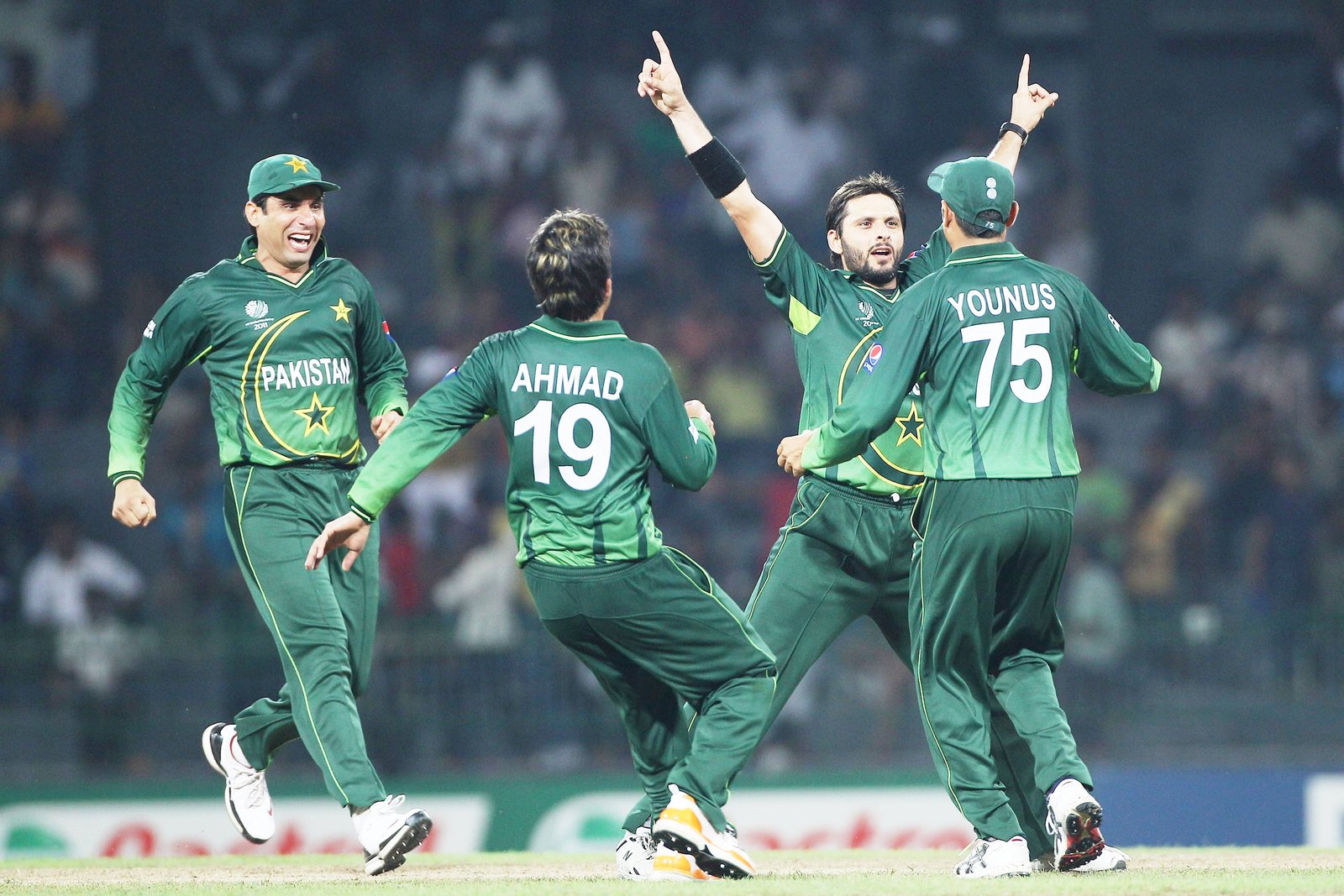 afridi best bowling pictures wallpapers