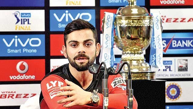 virat-kohli-ipl-trophy-images-2017