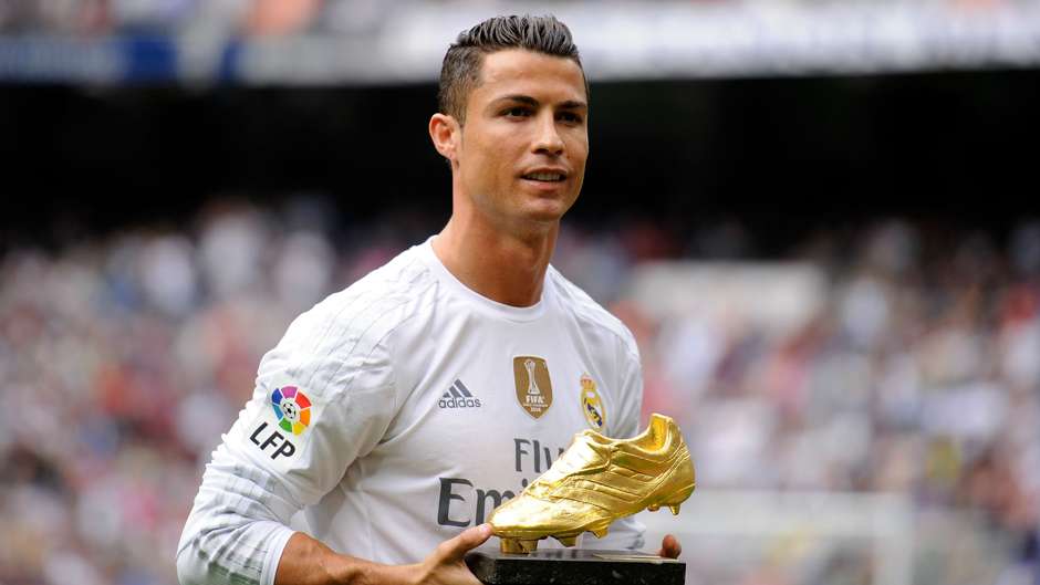 Cristiano Ronaldo wins a Golden Boot Award