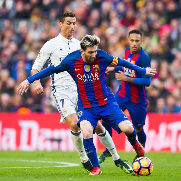 Lionel Messi Kicking in match against Real Madrid