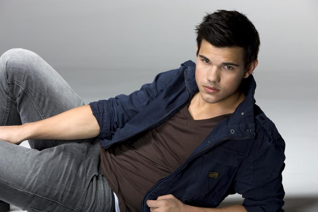 Taylor Lautner Stylish picture