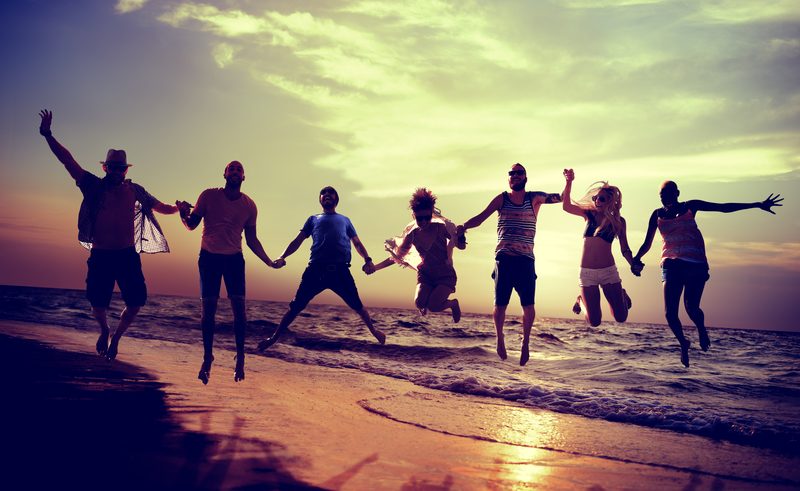 beach-summer-friends-55444455-800x491